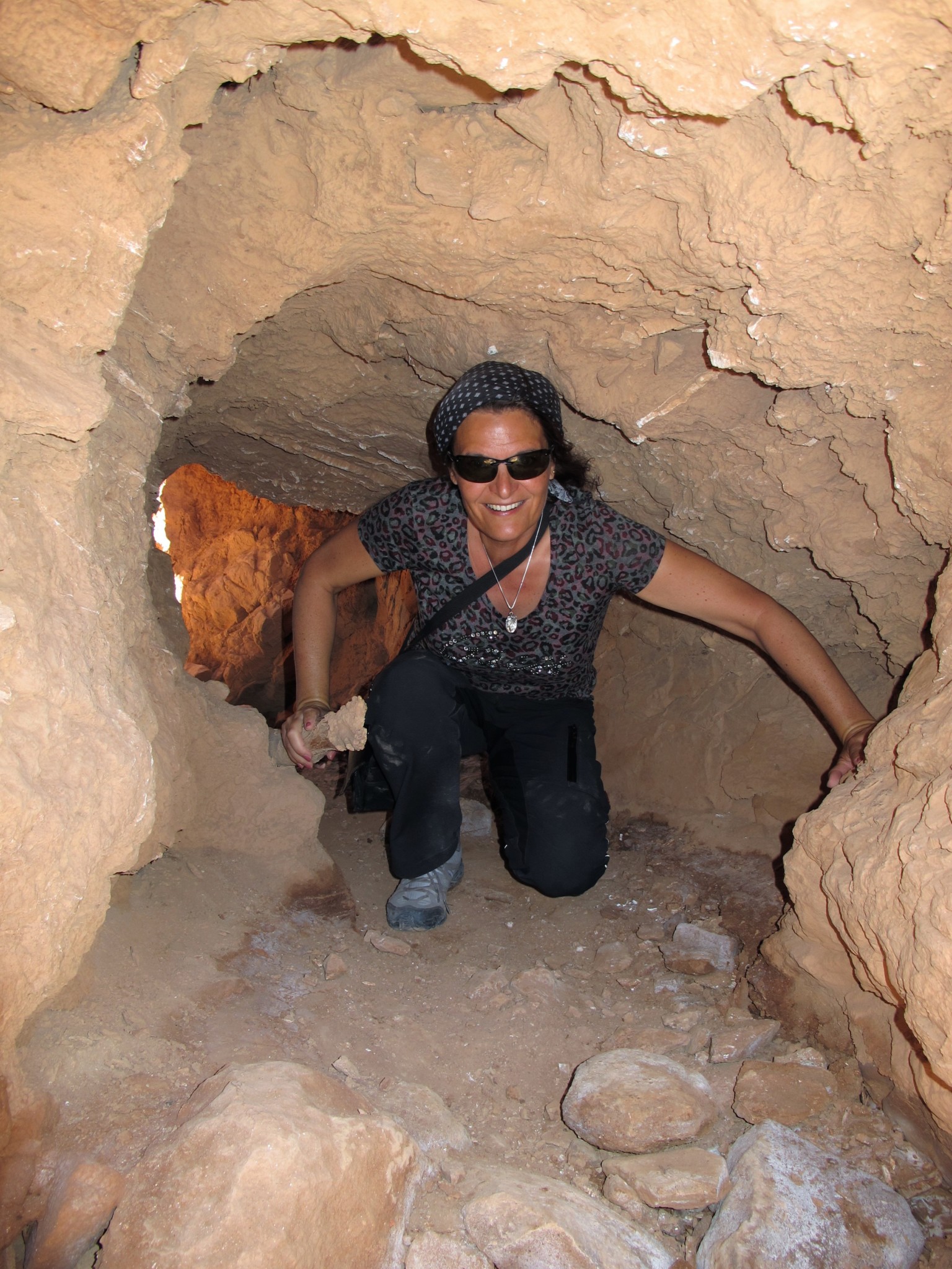 Moni, die Höhlenforscherin